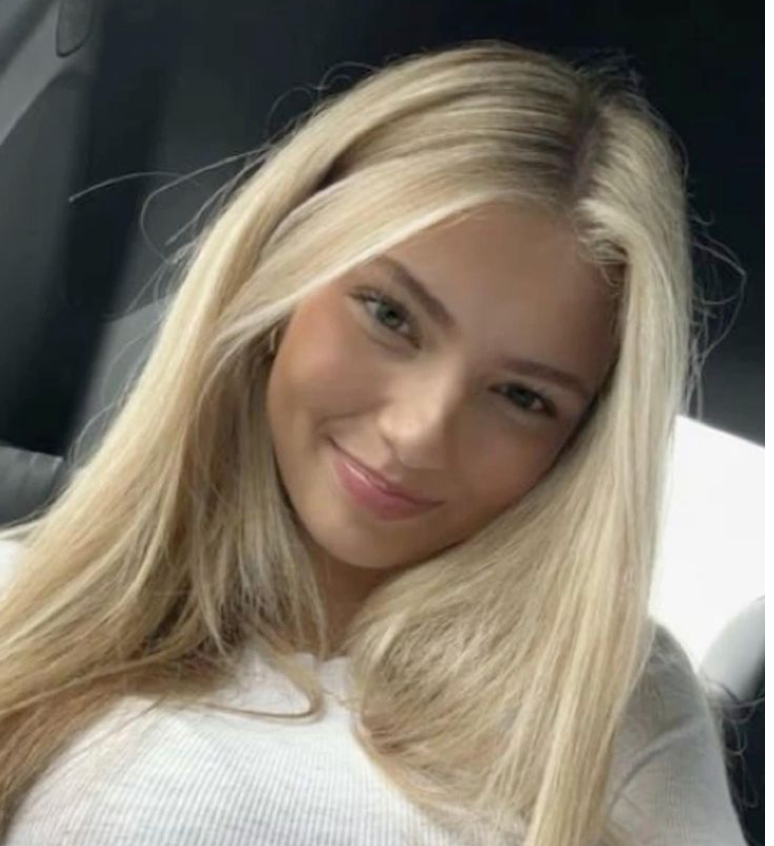 <strong>Elle Trowbridge </strong><em>- verified  customer</em>